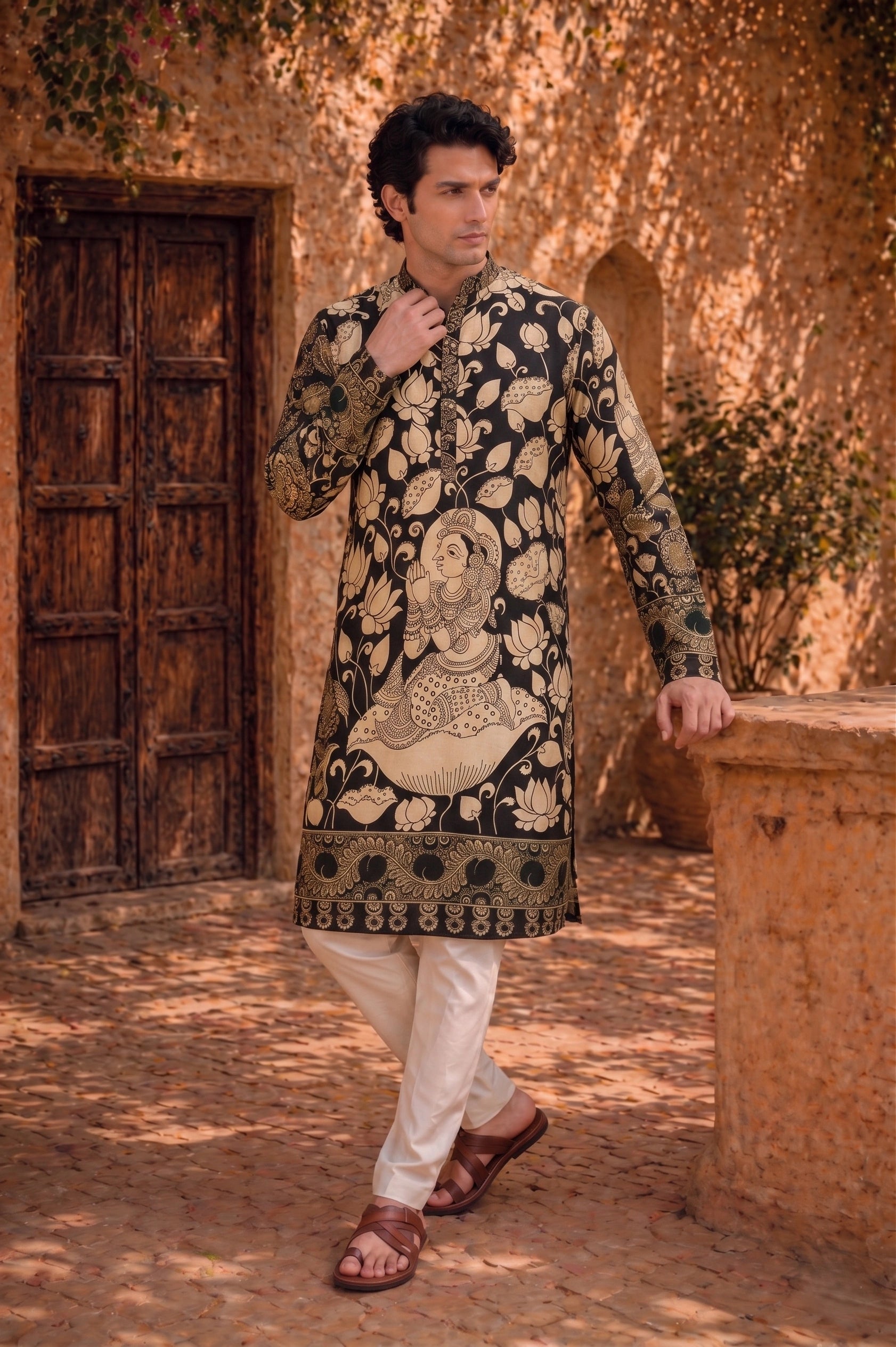 Kamal Noir Kurta