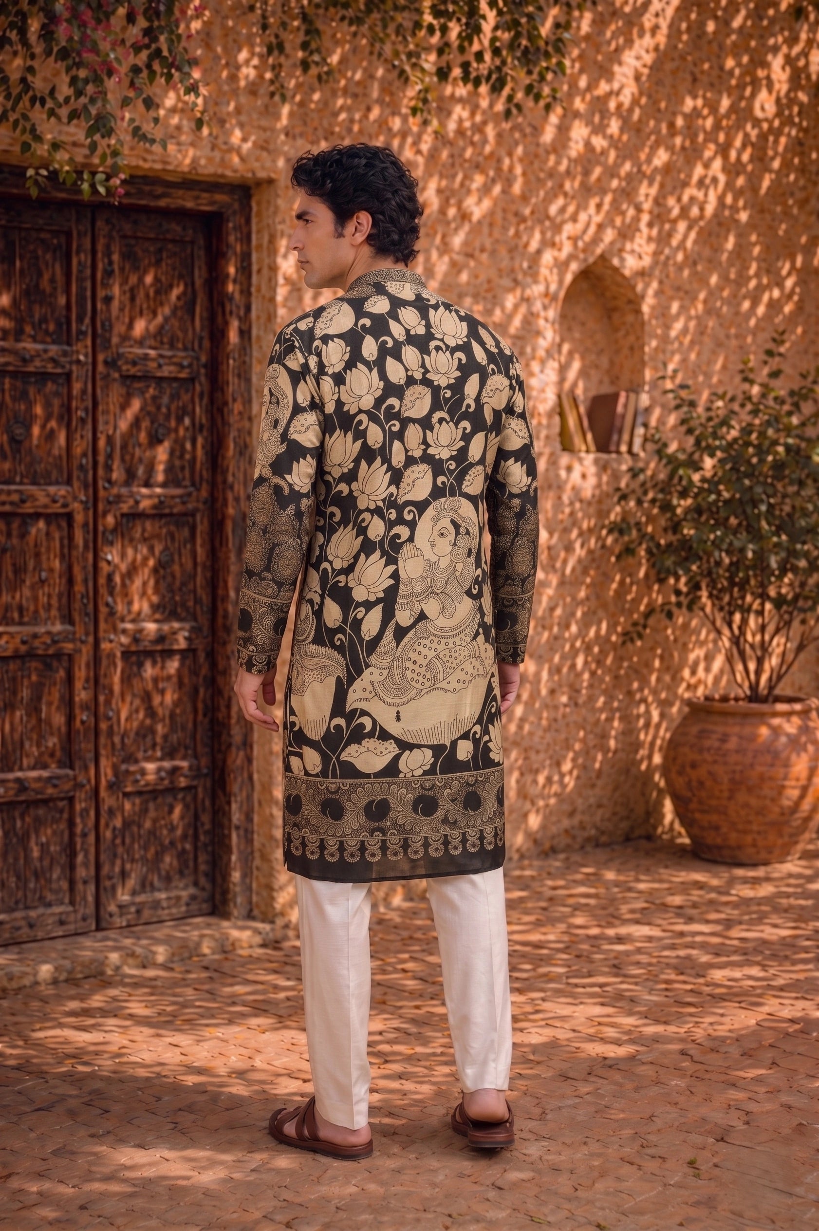 Kamal Noir Kurta